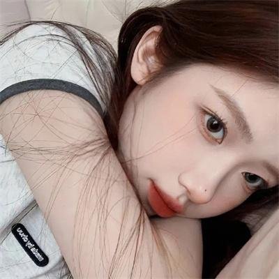 吉尔达生活 海报